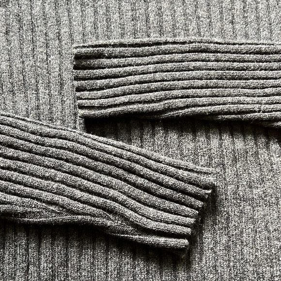 Old navy 100% lambs wool crew neck sweater - Picture 5 of 5